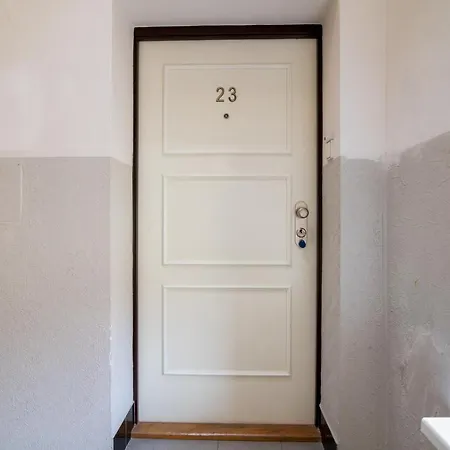 Central Bright Spacious Penthouse #103 Appartamento *